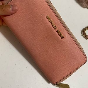 Selling MK Michael Kors Pink Wallet Holder